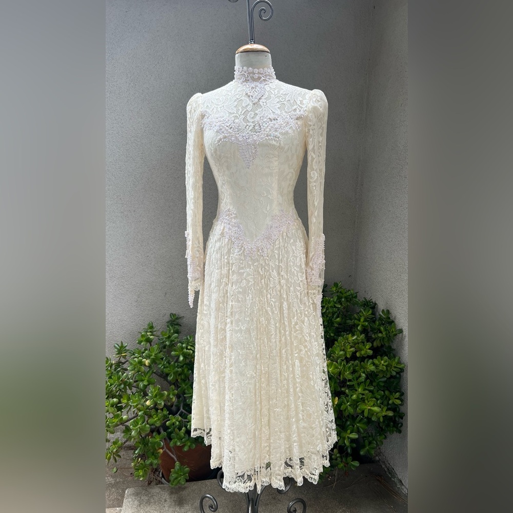 Vintage romantic cream lace midi dress beads sequins Sz 8 Small by French Lace